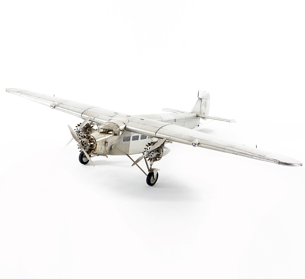 Аэроплан с тремя моторами Authentic Models, стоимость 131 100 руб. 