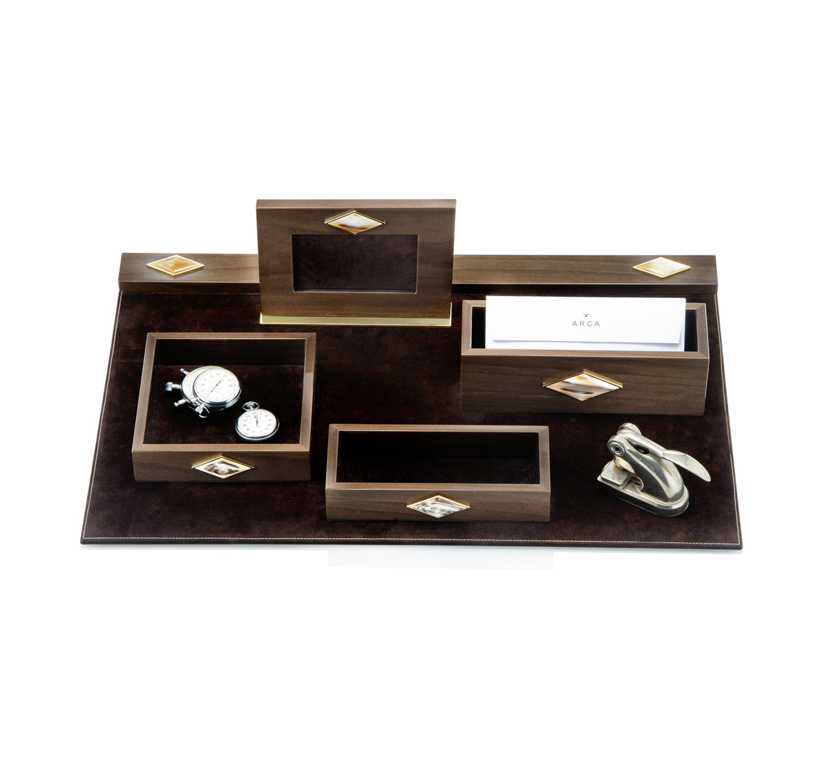 Подставк для конвертов Arcahorn, стоимость 50 540 руб. 